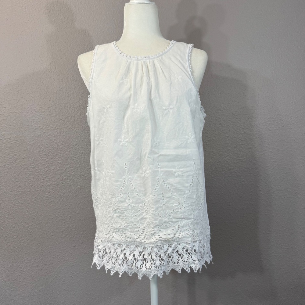 Romeo + Juliet Couture Women's Size M White Eyelet Lace Trim Tank‎ Top